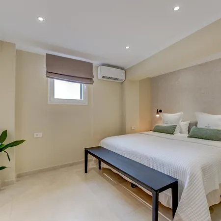 Augustas - Fabulous In Tenerife! Адехе