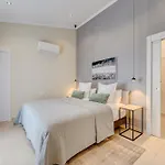 Augustas - Fabulous In Tenerife! فيلة *
